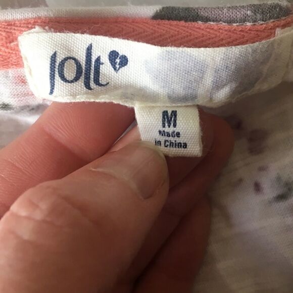 Jolt Floral Blouse    - Picture 4 of 5